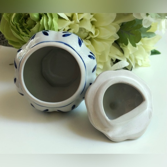 Vintage 1950’s Miniature Ginger Jar w/Lid - Picture 3 of 6